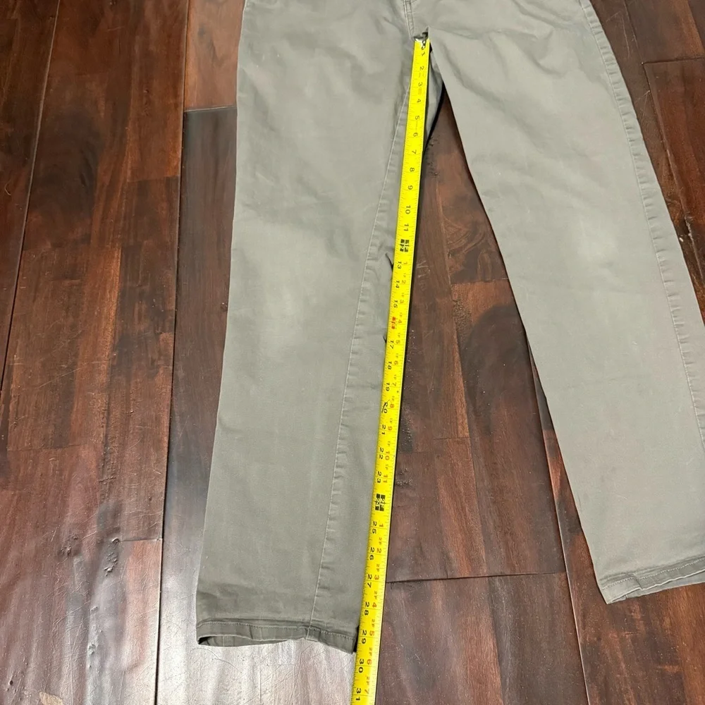 Vuori Fletcher Chino Pant Classic Fit Men’s Size 32 V433 Gray Missing Button